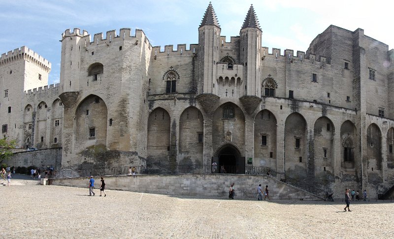 palais des papes_avignon.jpg - Hoofdingang van het Palais des Papes.